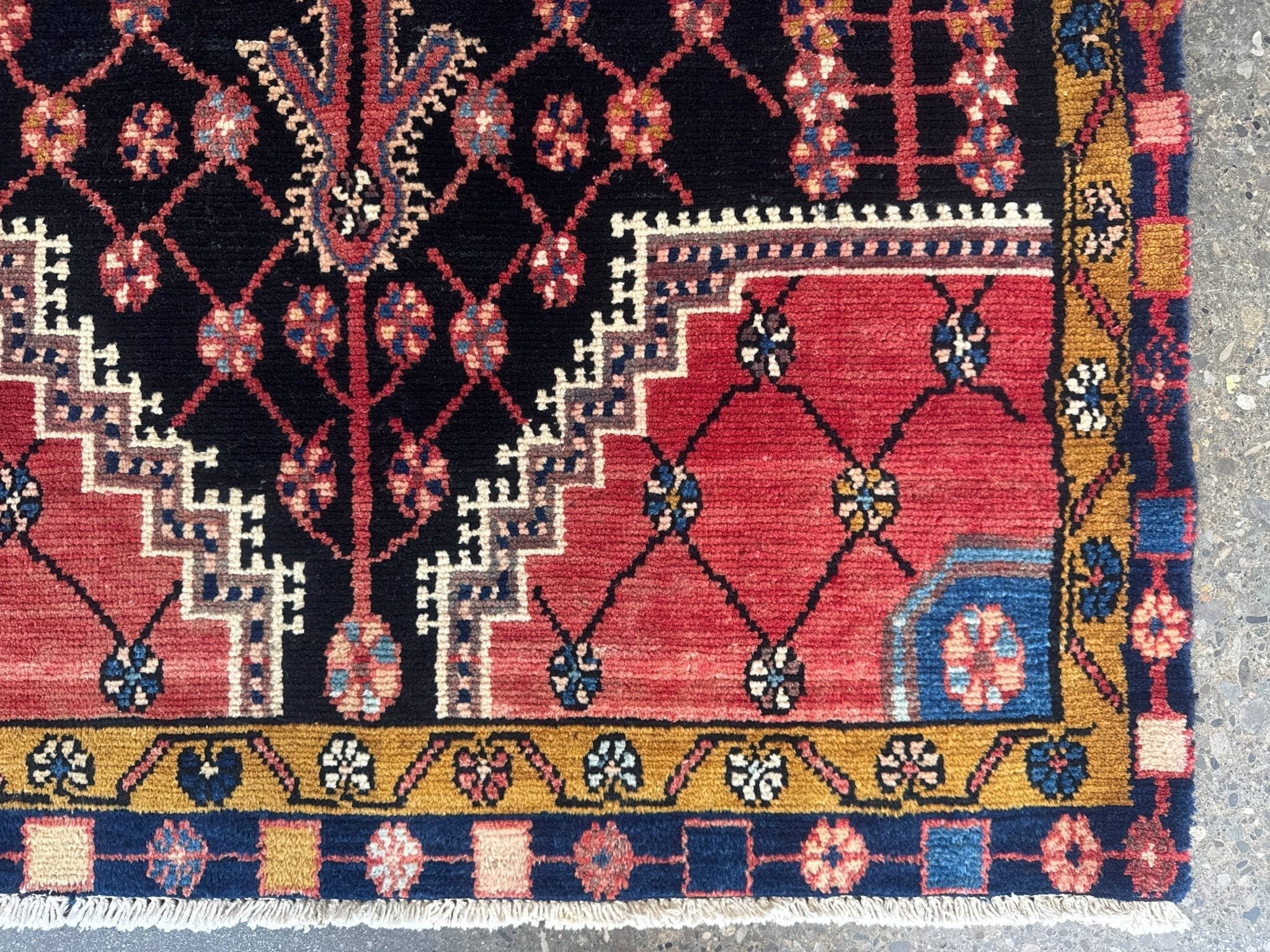 Persian Jozan Rug | 3' 3" x 4' 6"