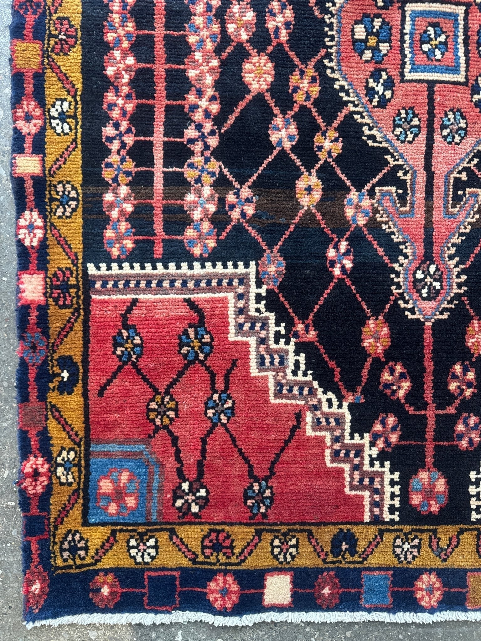 Persian Jozan Rug | 3' 3" x 4' 6"