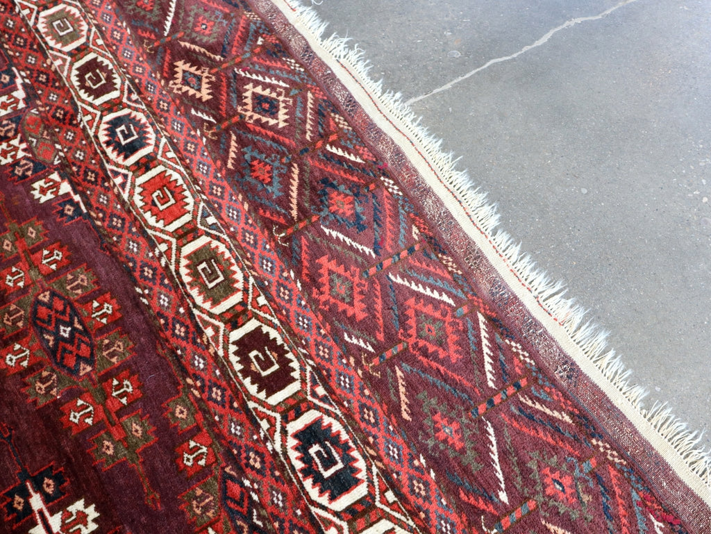 Turkmen Yomut Rug | 6' 10" x 10' 7"